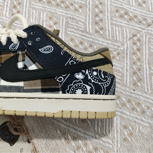 Nike SB Dunk Bandana Pattern Plaid Panel Sneakers - Picture 4 of 12